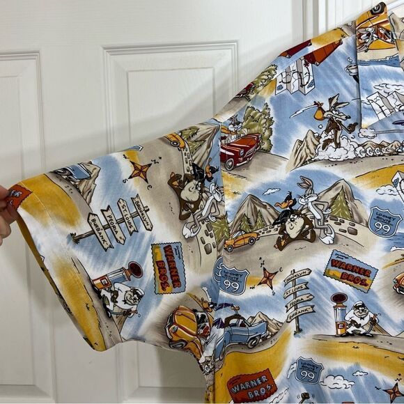 Looney Tunes Vintage Men’s Casual Button Down Shirt Bugs Bunny Road Trip XXL - Picture 3 of 9